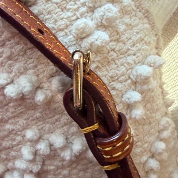 Dooney and Bourke Gretta Shoulder EUC Classic Old Money Bag Navy - Picture 4 of 13